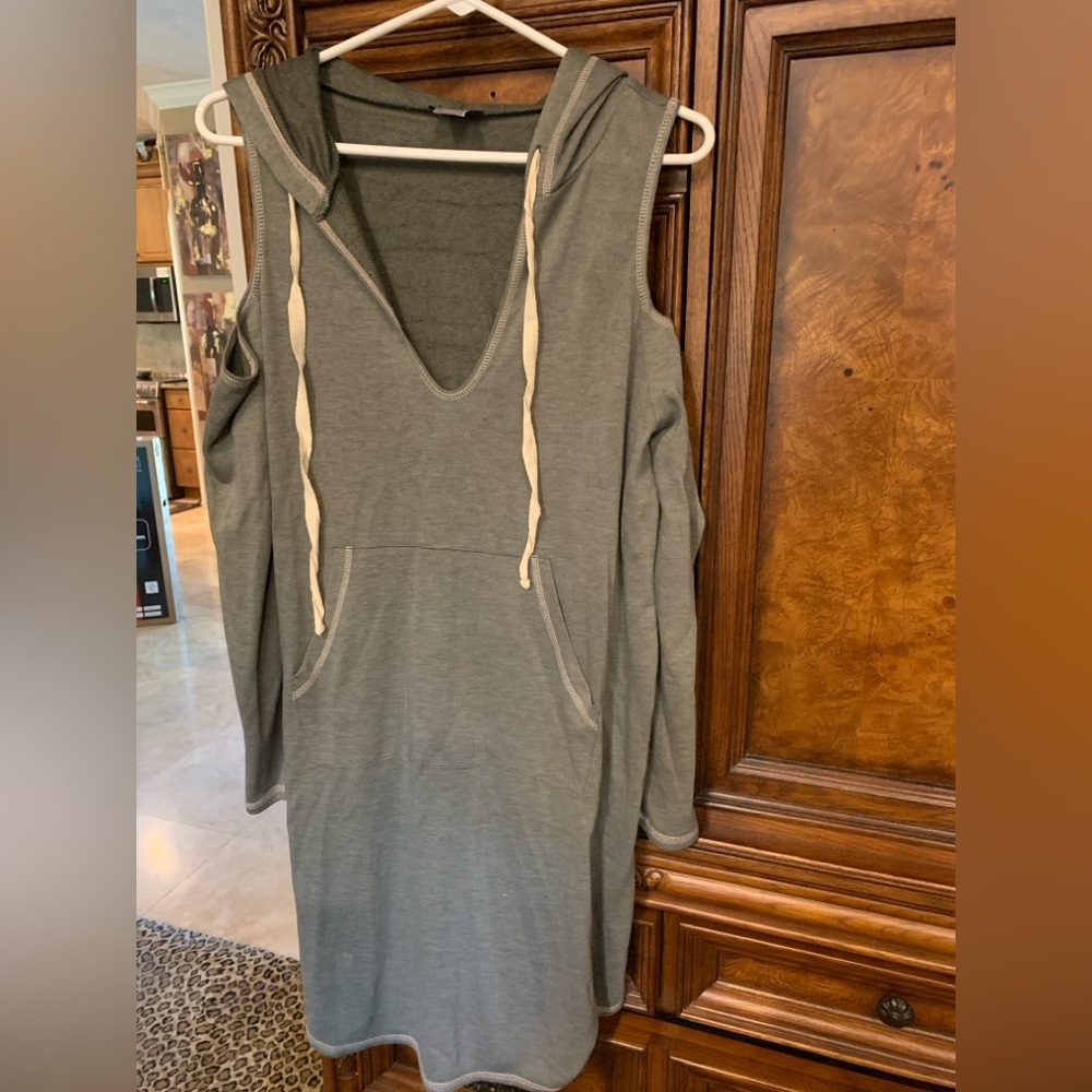 Venus Hooded Off The Shoulders Dress/ Top Size Large